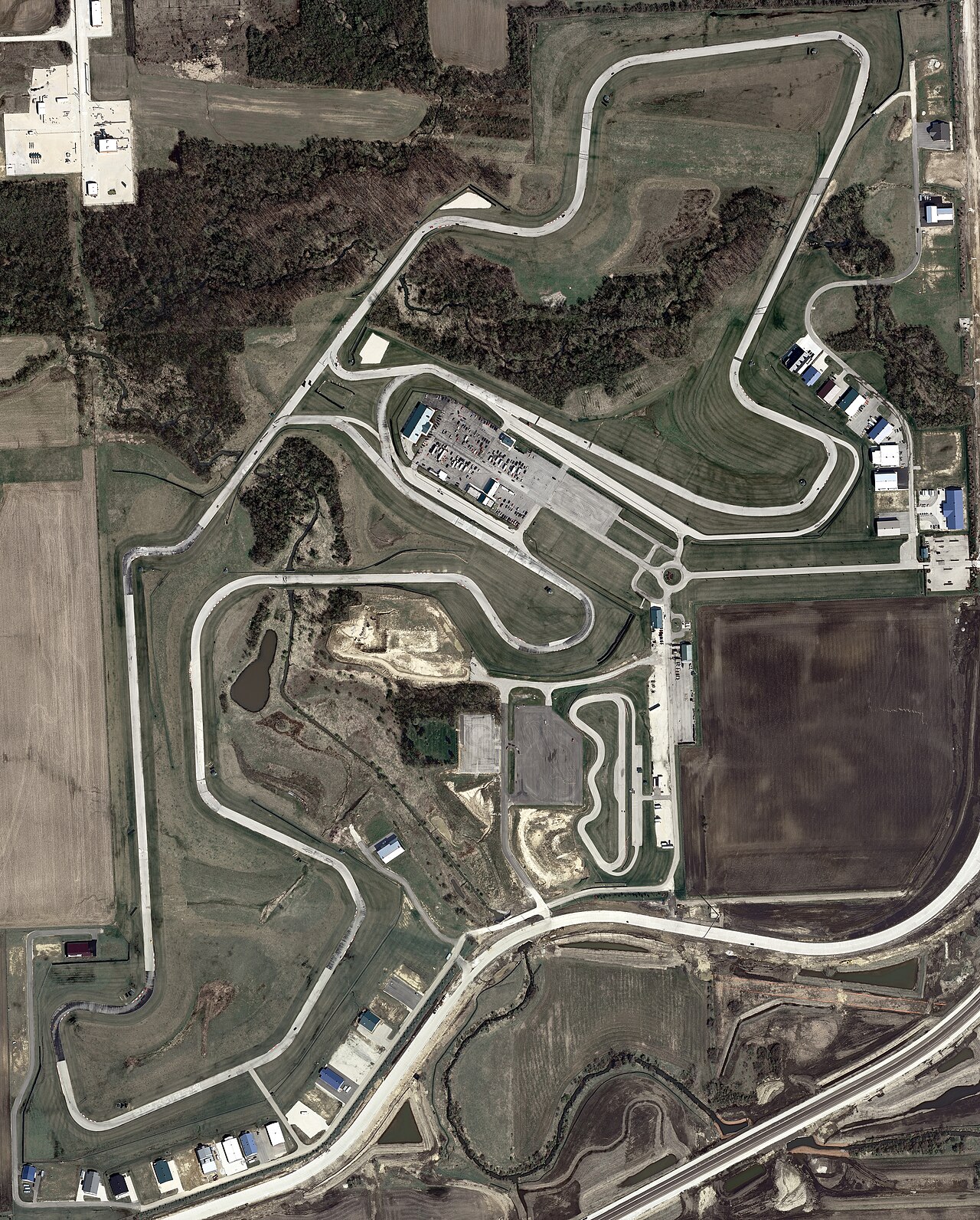 Autobahn Country Club — 6-inch orthophoto of Autobahn Country Club in Joliet, Illinois, taken for the USGS, as part of 201004_will_county_il_6in_sp_cnir