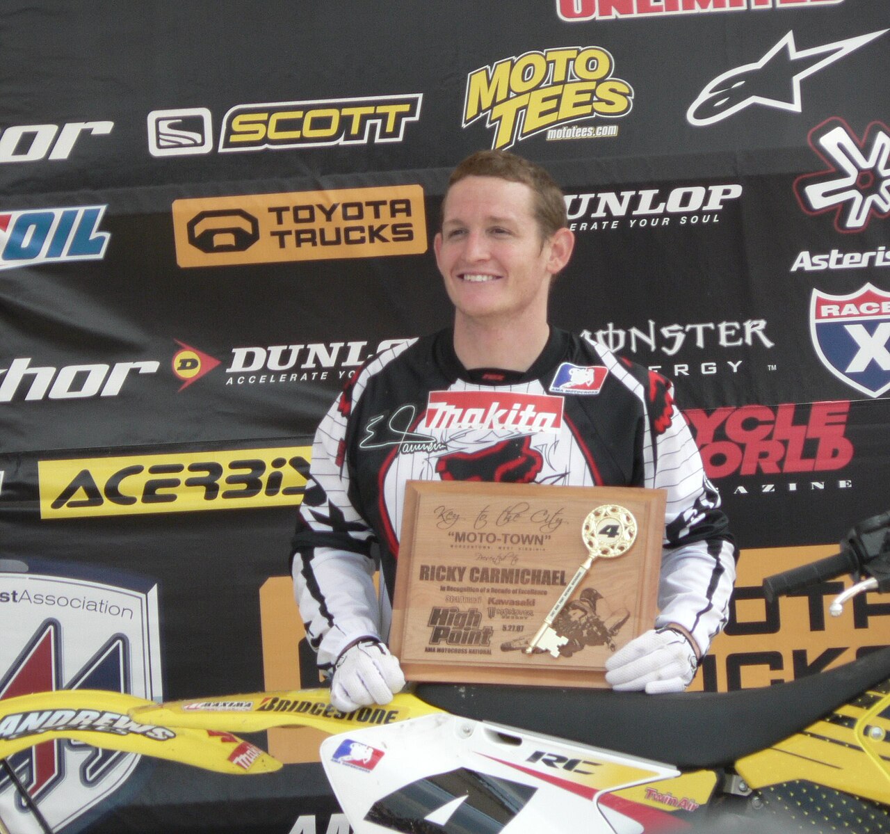 Ricky Carmichael Farm Motocross — Motocross legend en:Ricky Carmichael receiving the key to Moto-Town. They renamed Morgantown for him for the day. 
You ever think these keys